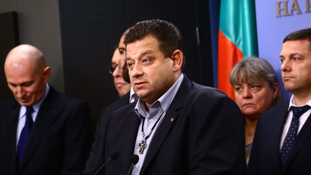 Започна се: Марков вика спешно министри в НС заради...