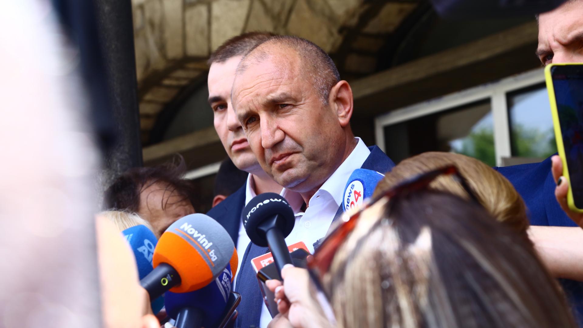 Радев нападна остро Борисов и не отрече разкритията на Пеевски за Крум Зарков