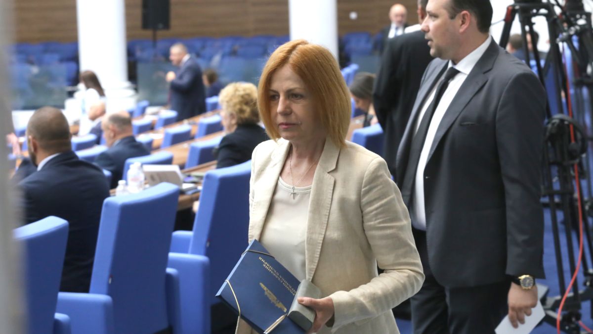 Фандъкова алармира за нова сглобка, ПП-ДБ се прегръщат със...