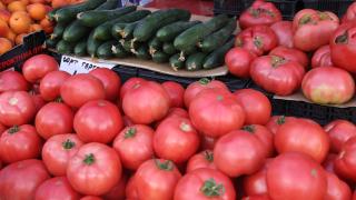 Борислав продава доматите за 80 стотинки, а в магазина струват 5 лева!