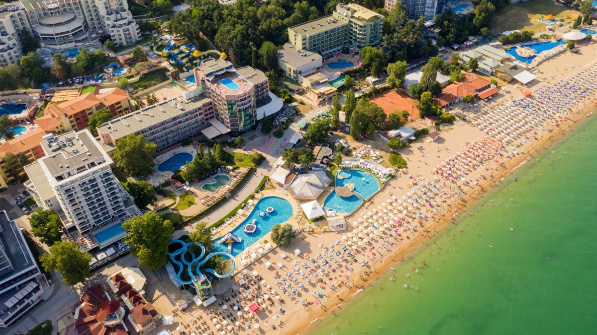 Замириса на море! Драма с хотелите у нас, в Гърция - по-зле 
