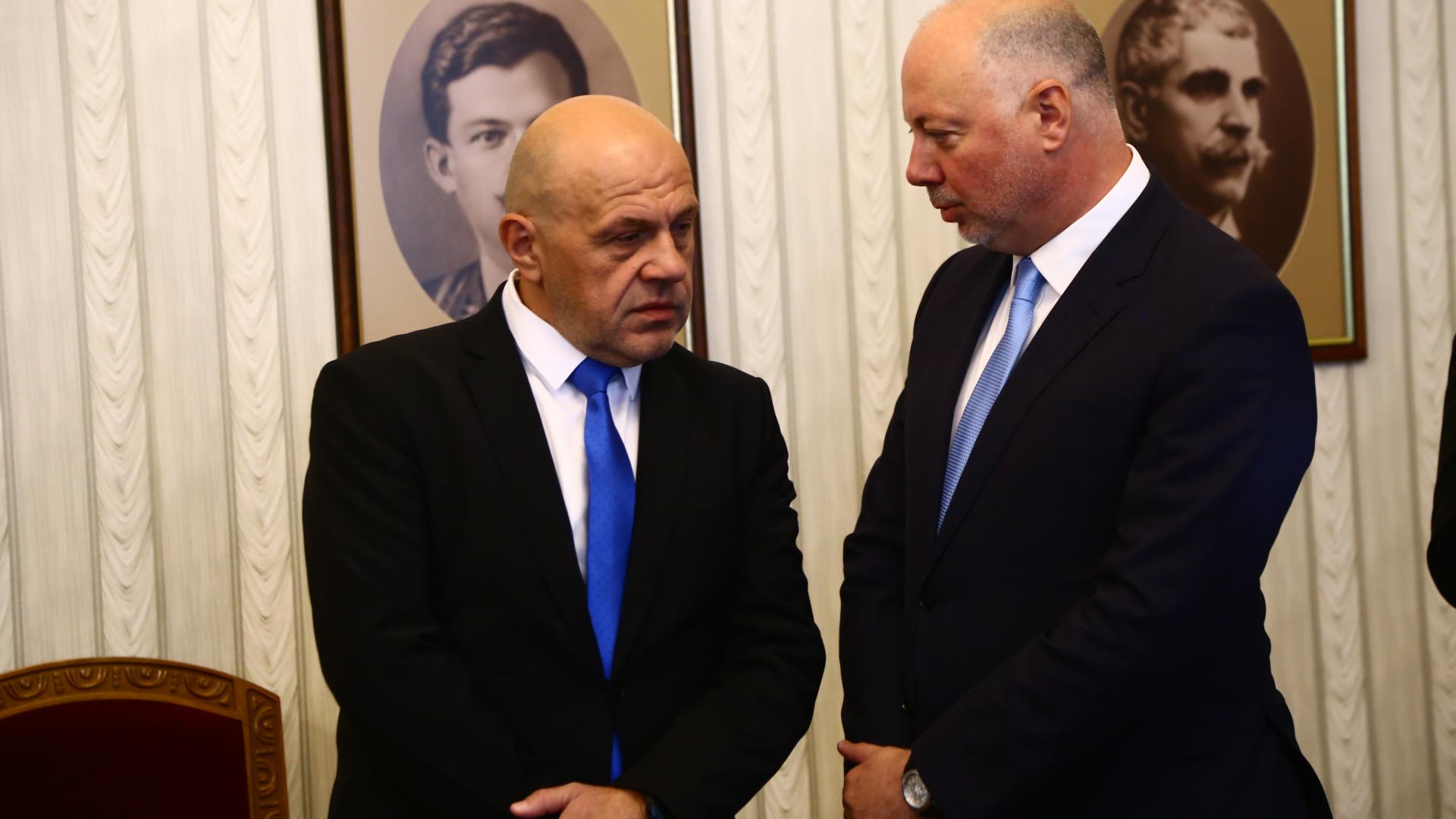 Дончев с горещи новини за бюджета, режат парите за...