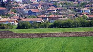 Не сте виждали такава селска къща, ЧСИ я продава СНИМКИ