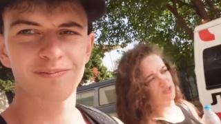 Арамазата и Жаклин тръгнаха да търсят идеалния плаж ВИДЕО