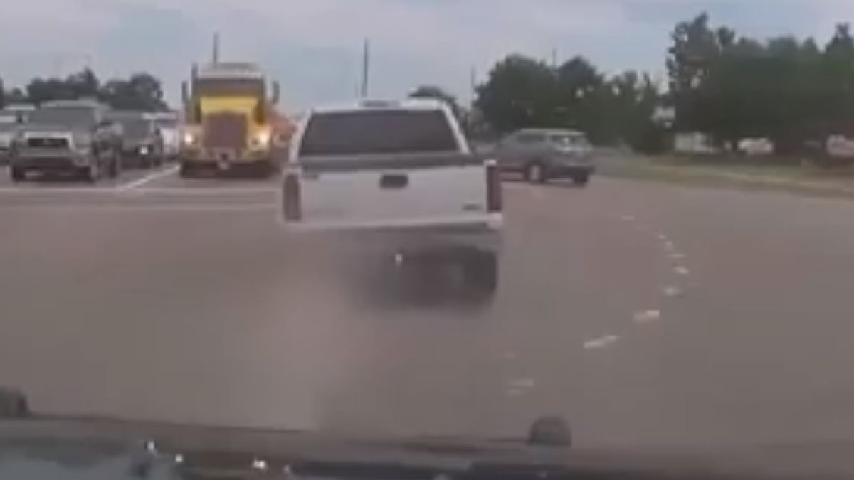 ВИДЕО запечата диво полицейско преследване след кражба на кола