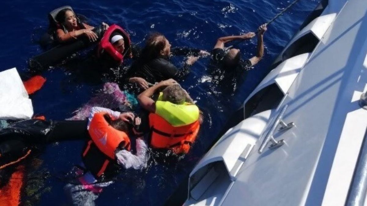 Критична ситуация тази нощ при голяма спасителна операция до гръцки остров