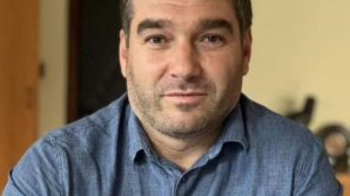 Бивш зам.-кмет на Разлог вдигна на крак ченгетата, отцепиха негова сграда 
