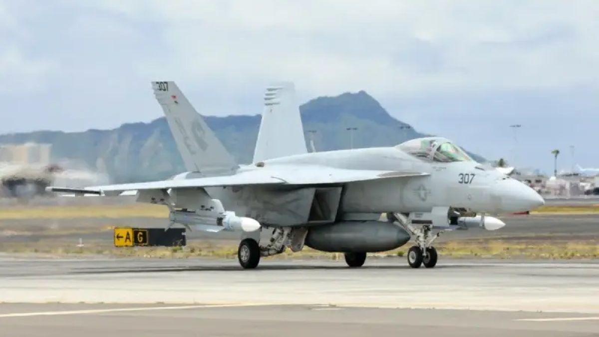 Снимки показаха US изтребители с нови ракети със свръхдалечен обсег