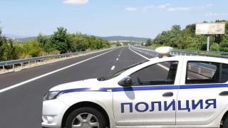 След гонка: Шофьор на луксозна кола опитал да изблъска патрулка в София и предизвикал катастрофа