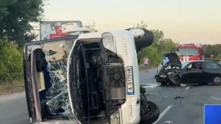 Зверско меле с туристи край Бургас, има много ранени СНИМКИ 18+