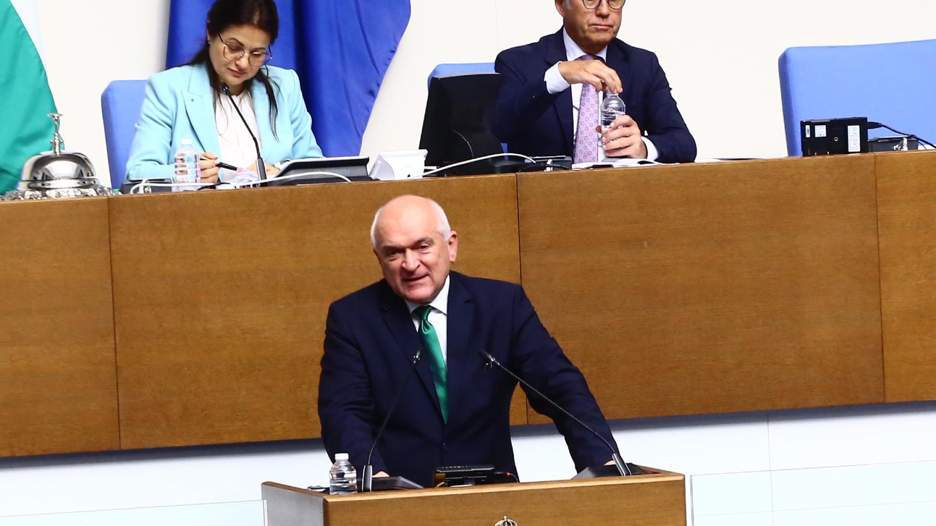 След часове на Главчев няма да му е лесно, екшънът е гарантиран