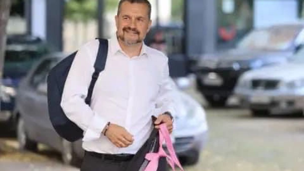 Калоян Методиев за първия си месец като независим депутат – за свършеното и политическите трусове 