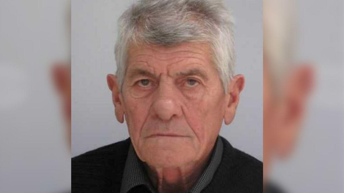 Виждали ли сте този дядо, търсят го под дърво и камък СНИМКИ