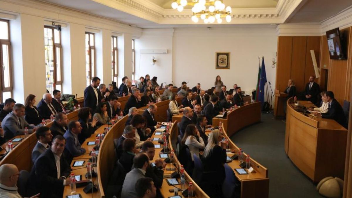 СОС ще заседава и днес спорния доклад
