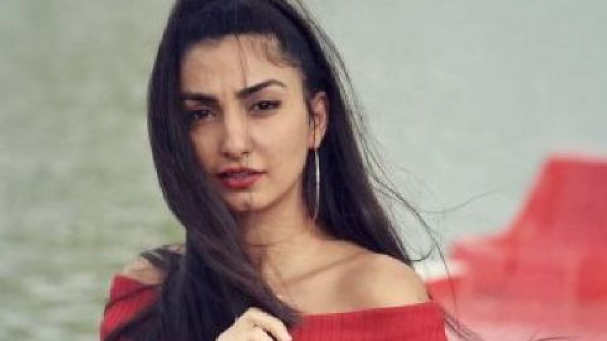 Ето я Християна Лоизу броени дни преди да роди СНИМКИ 18+