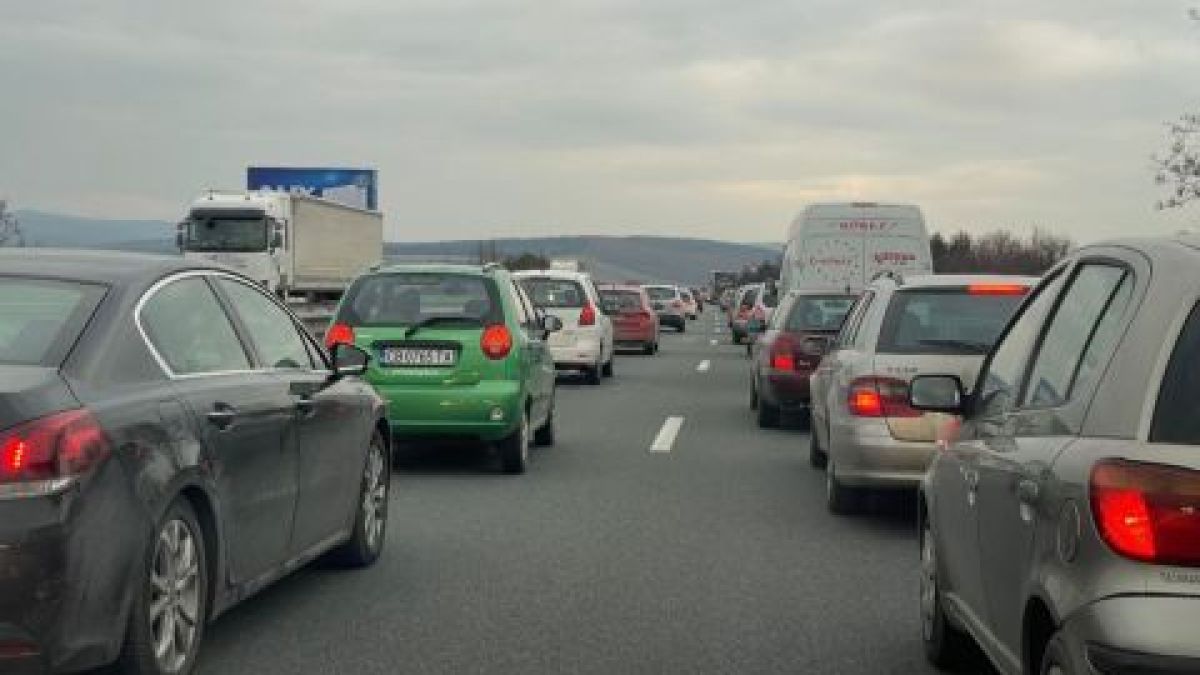 Първо в БЛИЦ! Катастрофа парализира АМ "Тракия", задръстването е километрично