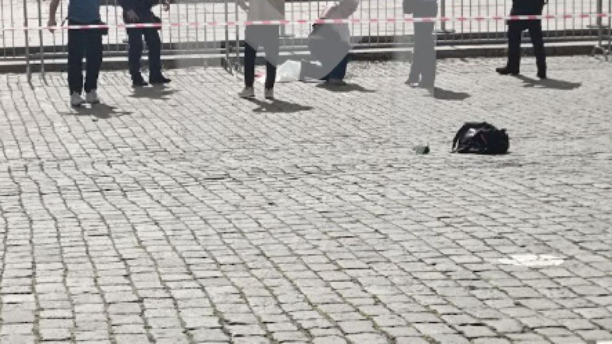 Руски учен-военен разработчик се самозапали на Червения площад в Москва