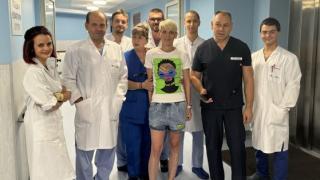 Хирурзи спасиха с уникална операция млада жена със Синдрома на Лешникотрошачката