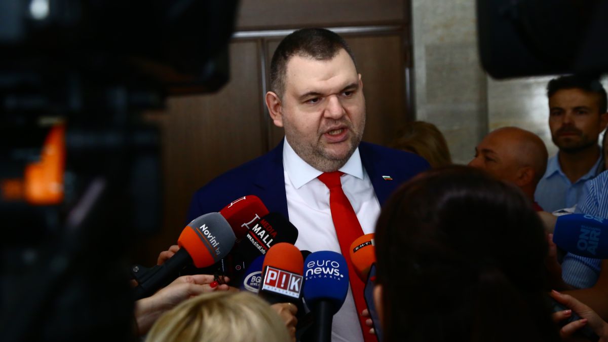 Пеевски разобличи гореща френска връзка на шефката на ЦИК с бивш министър БЛИЦ Live