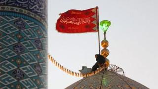 Иран издигна червеното знаме на отмъщението над джамията Джамкаран след убийството на Хания ВИДЕО