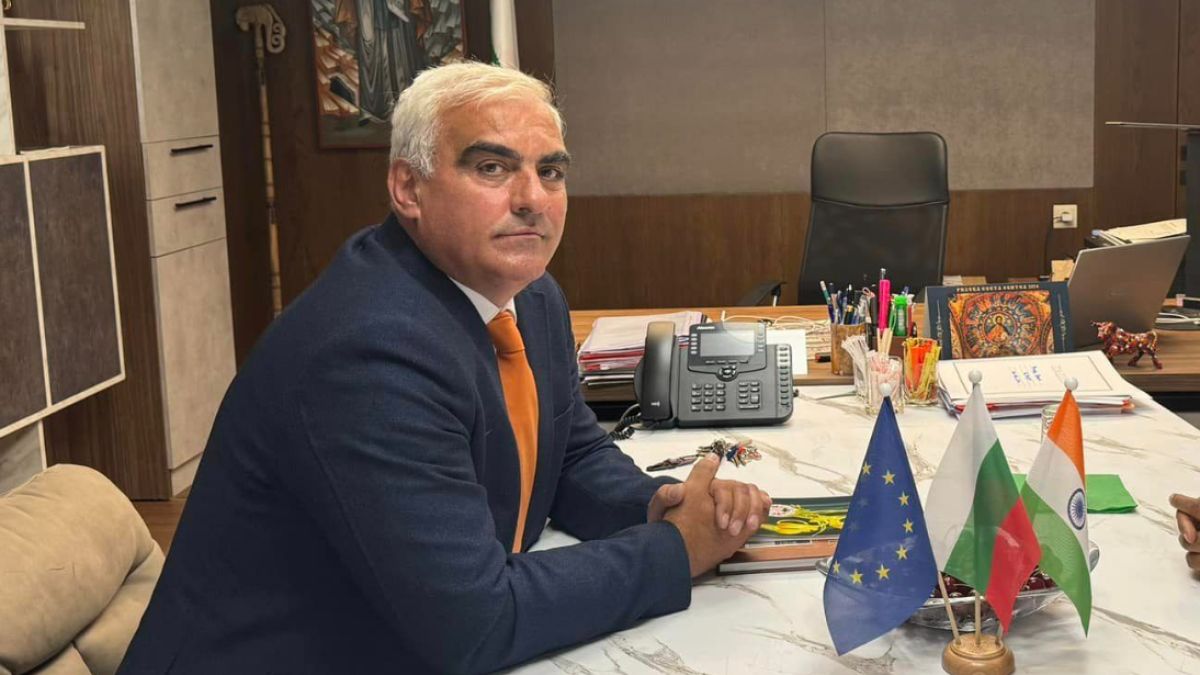 Инфарктни дни за кмета на Дупница, плашил полицейски шеф и семейството му 