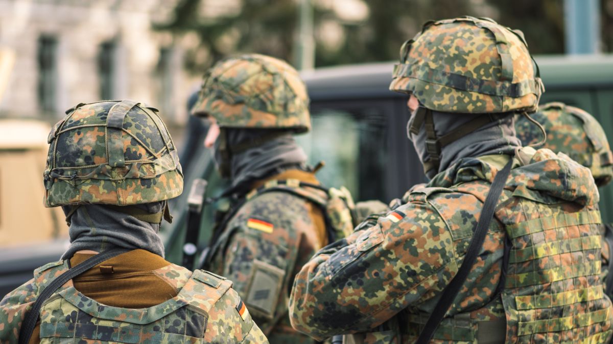 Шок! Ето колко лесно е да пробиеш охраната на строго пазена зона в Германия