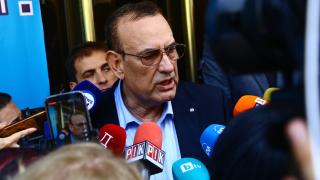 Първо в БЛИЦ! Чакъров е депозирал оставка като председател и член на ПГ на дерибеите. Става независим
