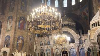 Баща се шашардиса: Как може да се държат с дъщеря ми така в "Александър Невски"