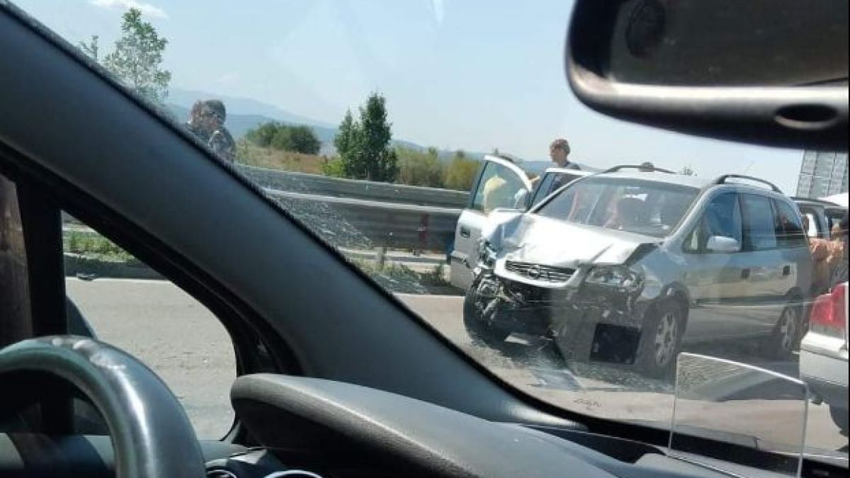 Ужасът на АМ „Тракия“ продължава: Шофьорите са в капан, мистерията е голяма СНИМКИ