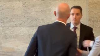 Шокиращ обрат за боя в НС: Всичко започнало в мъжката тоалетна ВИДЕО 18+