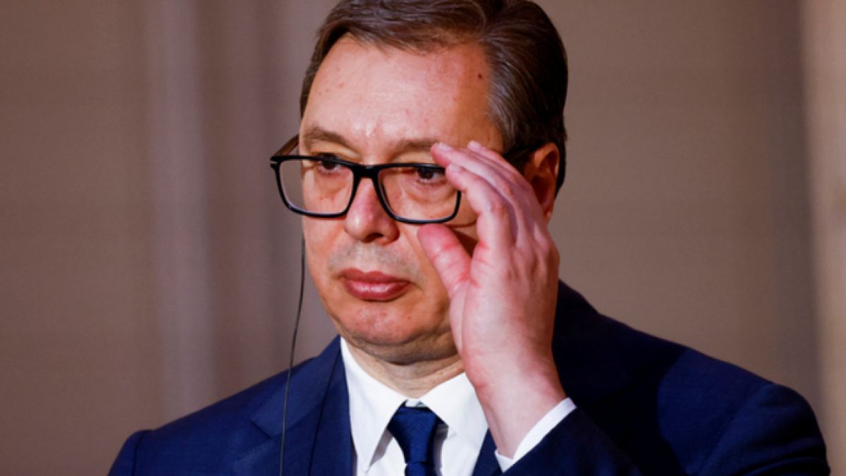 Вучич бие тревога: Готви се военен преврат в Сърбия