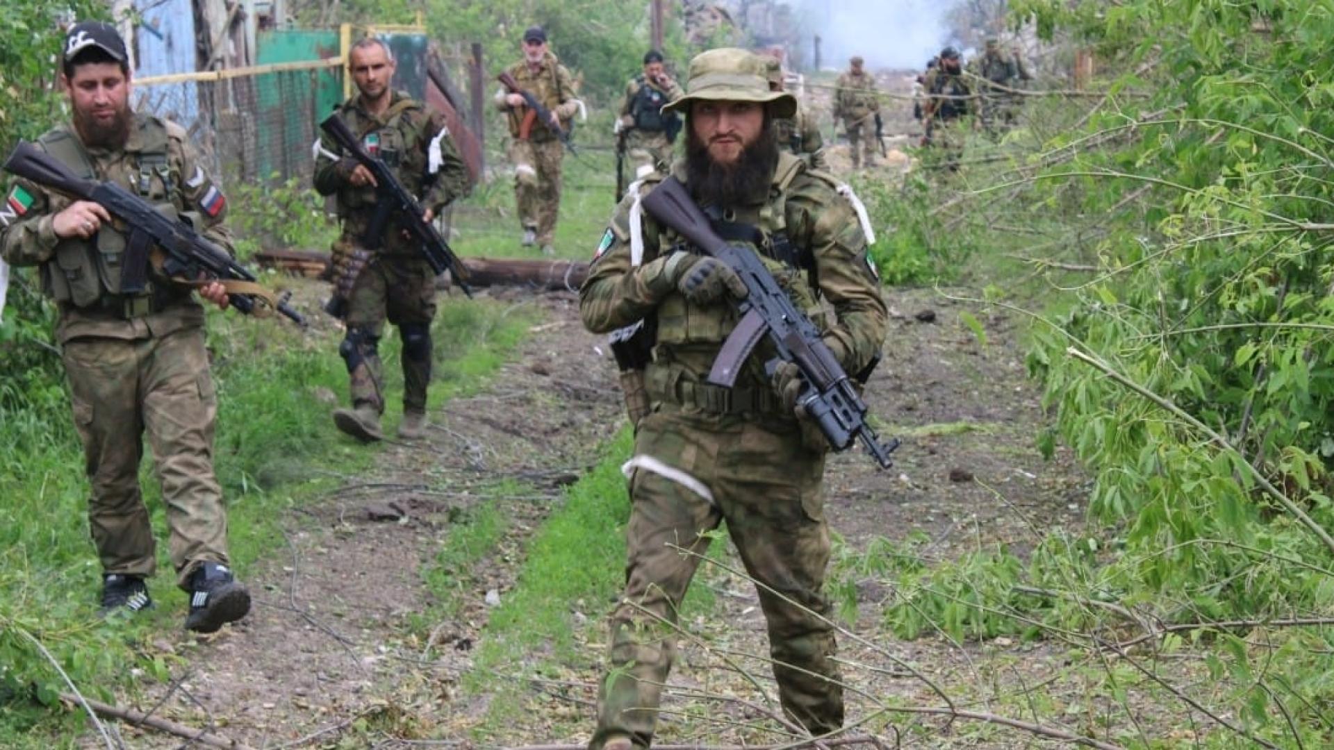 Чеченски командир проплака от загубите на фронта и призна нещо, за което цяла Русия мълчи СНИМКА