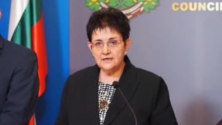 Тази дама влиза в кабинета на Кожарева, ще й бъде вице!