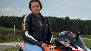 Всички моторджии в София се молят за Александрина, предстоят ѝ... 