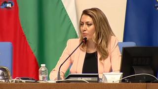 Грозен секс скандал 18+ в парламента, на Рая Назарян ѝ кипна