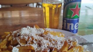 Възхваляваната Гърция е на колене с тази цена за бира и картофки