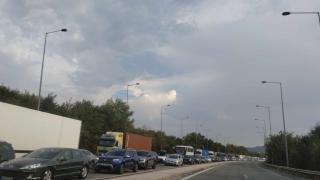 Ад на границата ни с тези 2 държави, стотици са в капан СНИМКИ 
