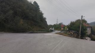 Пиян турчин подкара ТИР и се заби в скалите на Хаинбоаз СНИМКИ