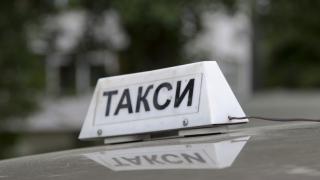 Такси блъсна жена в Габрово, шофьорът избяга с мръсна газ