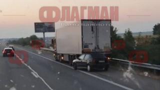 Почна се: Зрелищно меле на магистралата на смъртта "Тракия"