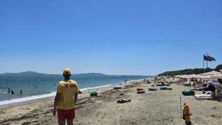 Летовниците в ступор: Ошашавени са от случващото се по плажа