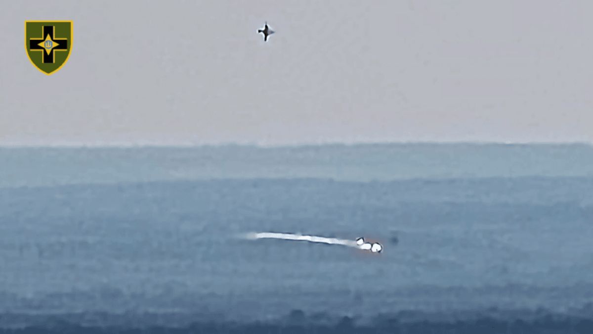 Украинската армия свали руски Су-25 над Краматорск ВИДЕО