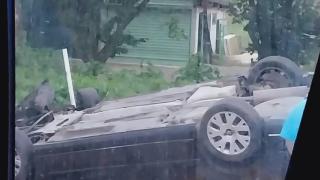 Мъж заспа зад волана и предизвика зрелищна каскада край Добрич! Зрелищни СНИМКИ
