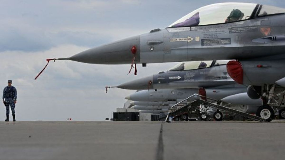 VOA заплете голяма мистерия с разбилия се в Украйна F-16