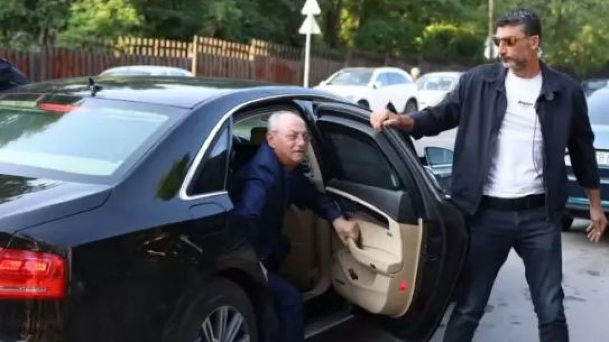 Мистър „Кеш“ Радев разпореди държавна охрана на Доган след кражбата на 30 млн. лв. от ББР 