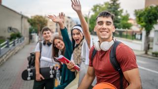 За Gen Z кешът е пари от "Монополи"