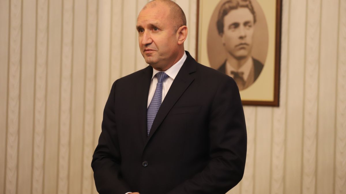 Президентът Радев потъна в скръб 