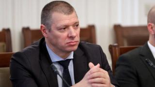 Парламентът реши съдбата на шефа на антикорупционната комисия