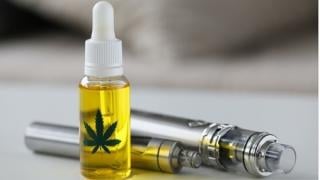 Задържаха лелка от Камено с вейпове и бонг с марихуана