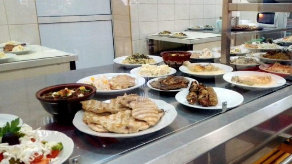 Край на една епоха: Супа и основно за 3 лв., любимо място на търновци отива в историята